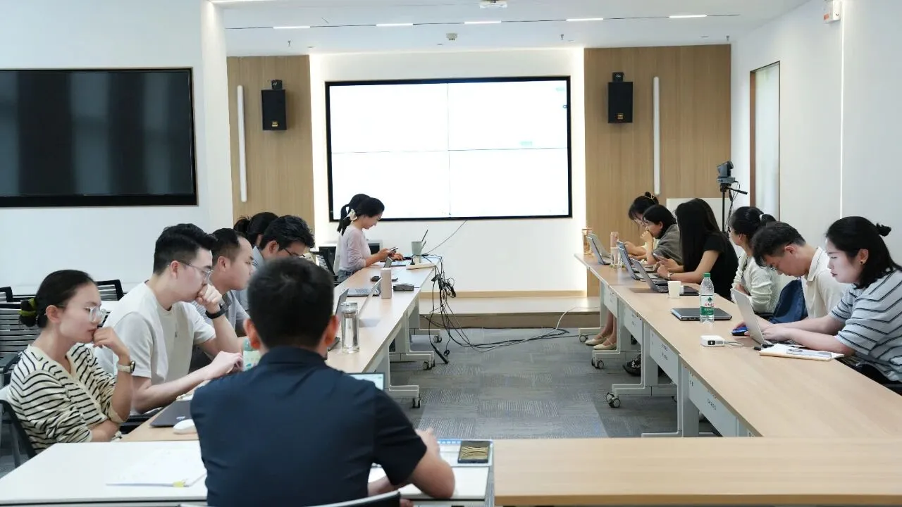 2025年第8次月度会 2.jpg 2025年第8次月度会 2.jpg