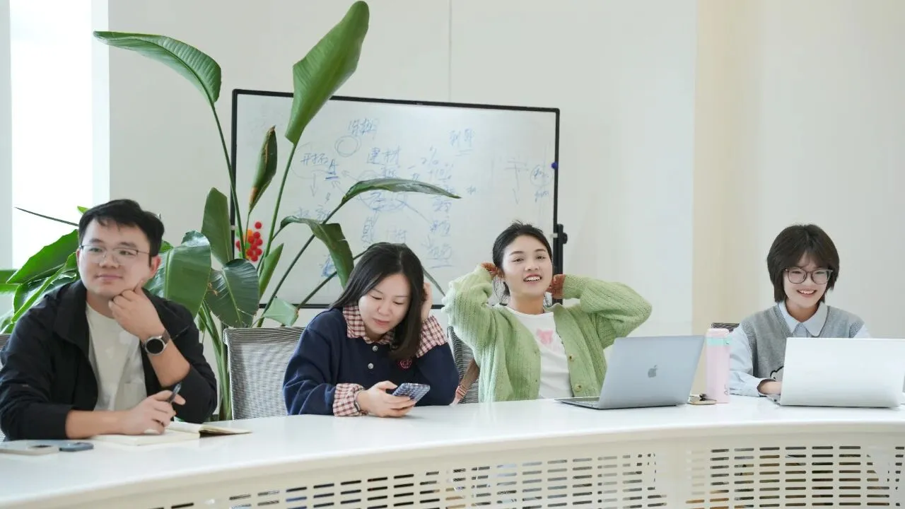 百川入海,10月新员工见面 4.jpg 百川入海,10月新员工见面 4.jpg